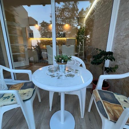 Seahaven Apartment Petrovac Bagian luar foto