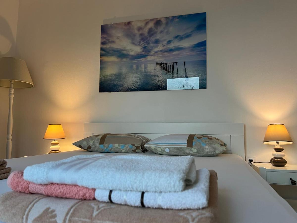 Seahaven Apartment Petrovac Bagian luar foto
