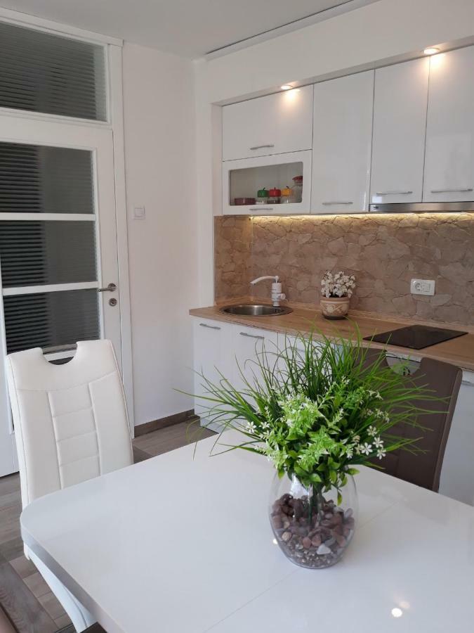 Seahaven Apartment Petrovac Bagian luar foto