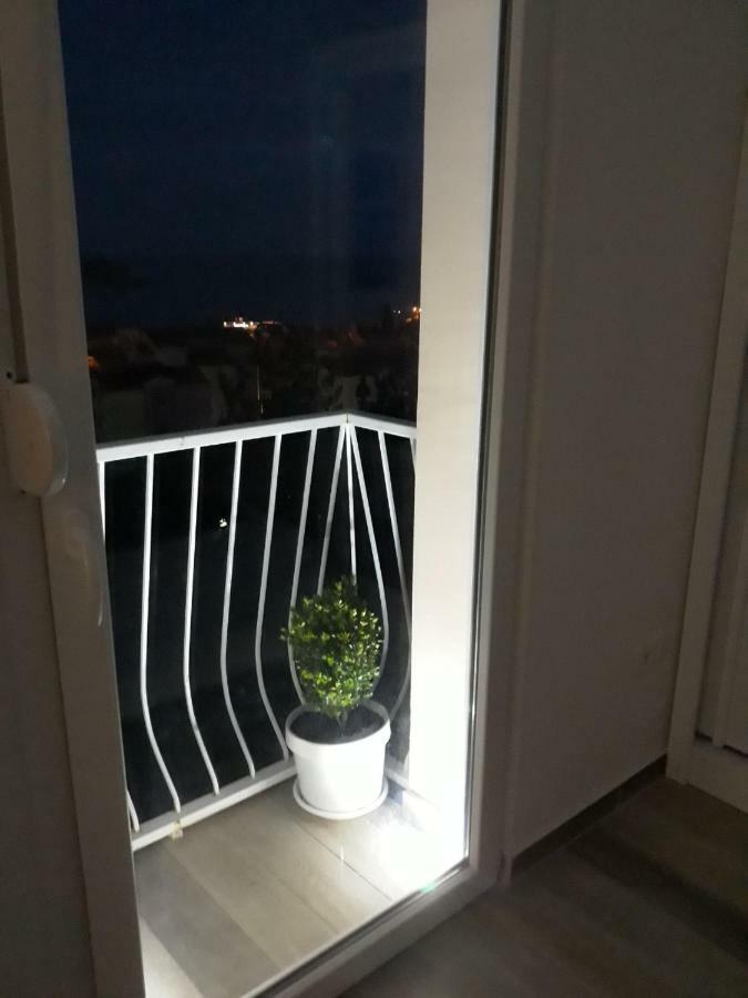 Seahaven Apartment Petrovac Bagian luar foto