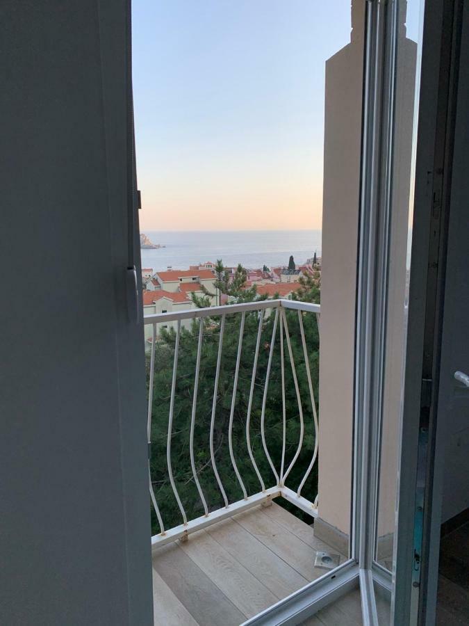 Seahaven Apartment Petrovac Bagian luar foto