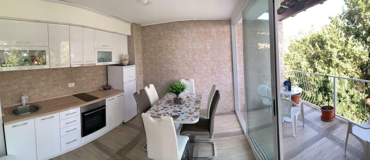 Seahaven Apartment Petrovac Bagian luar foto