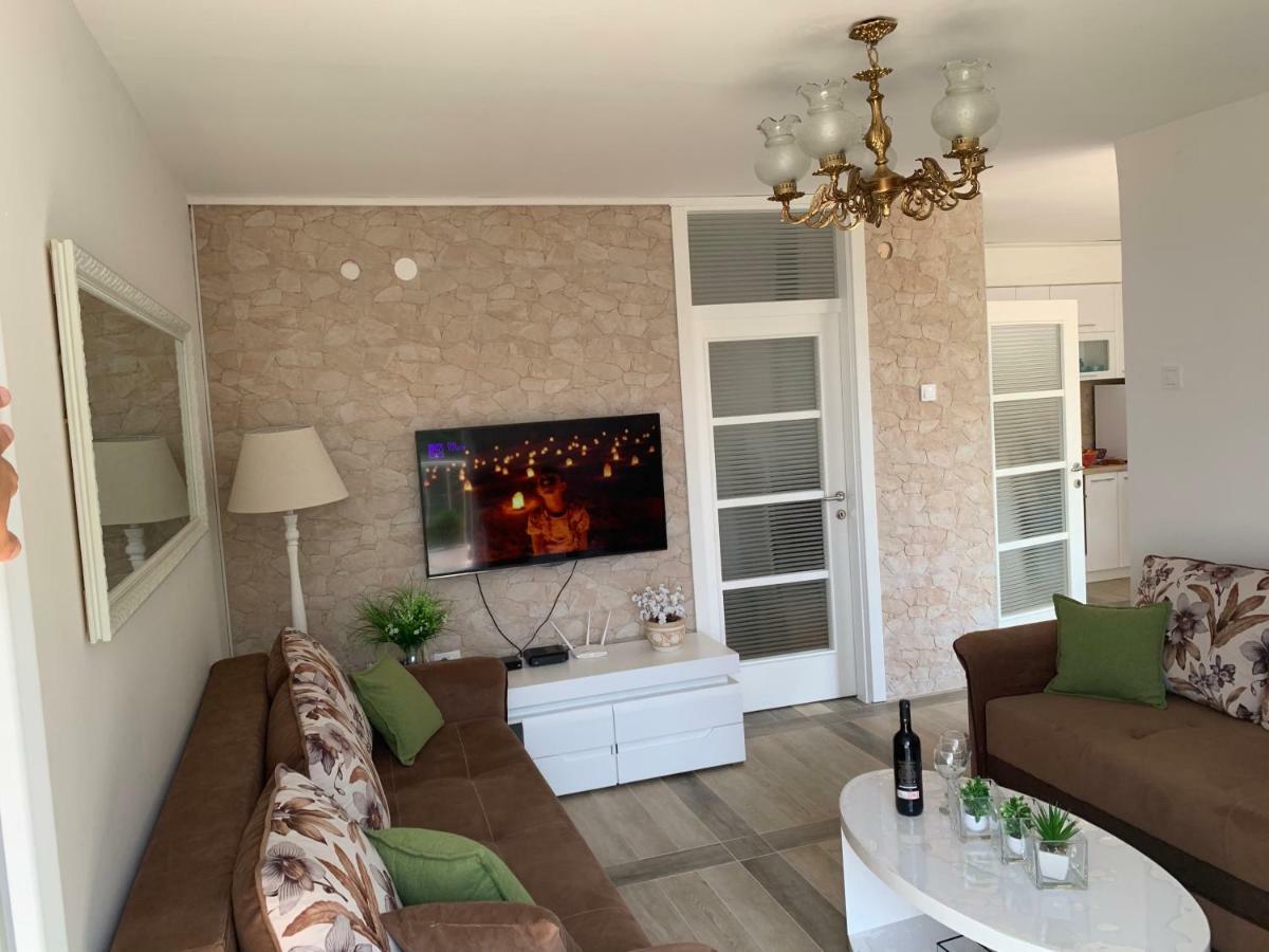 Seahaven Apartment Petrovac Bagian luar foto