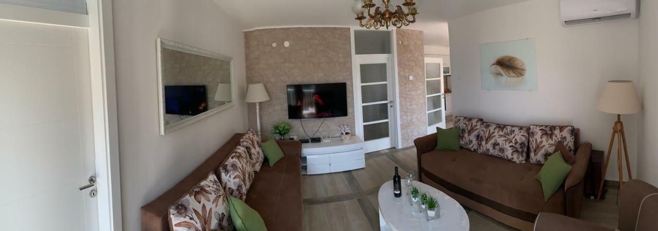 Seahaven Apartment Petrovac Bagian luar foto