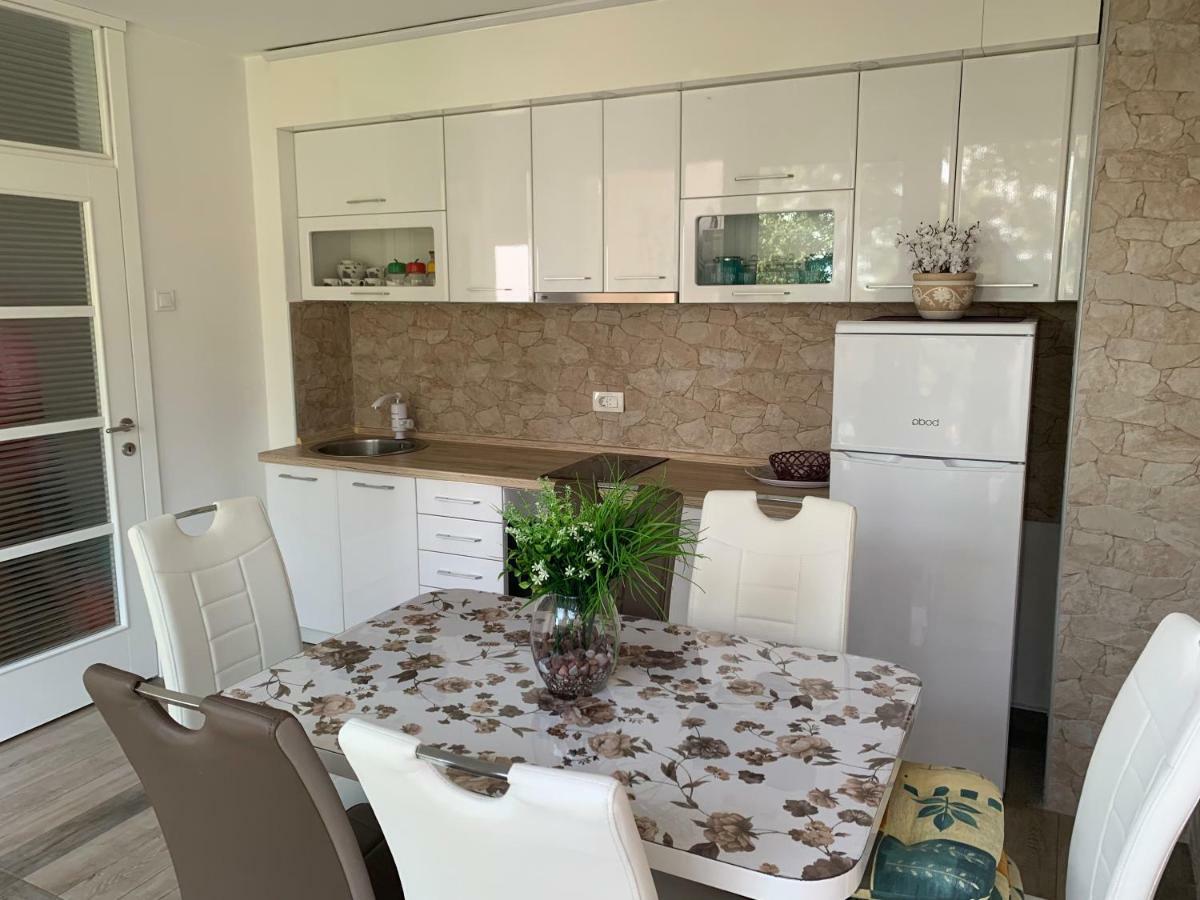 Seahaven Apartment Petrovac Bagian luar foto