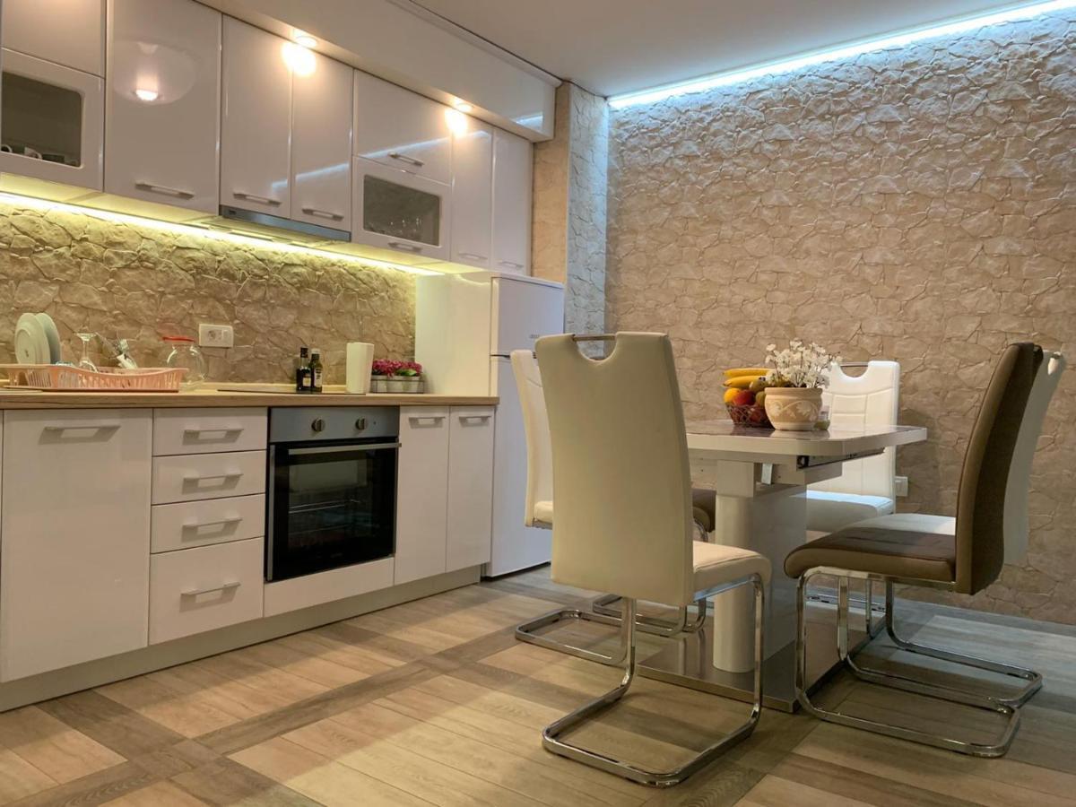 Seahaven Apartment Petrovac Bagian luar foto