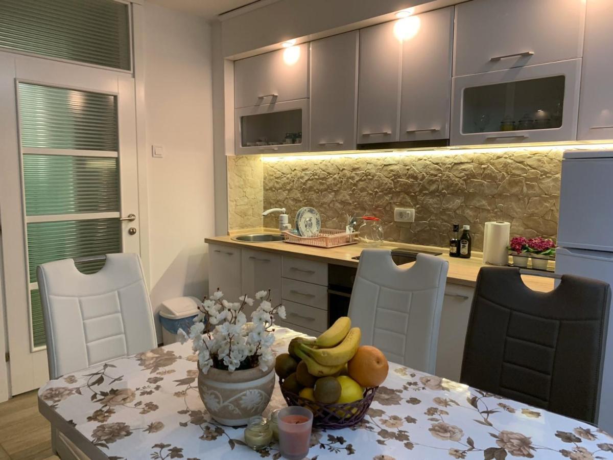 Seahaven Apartment Petrovac Bagian luar foto