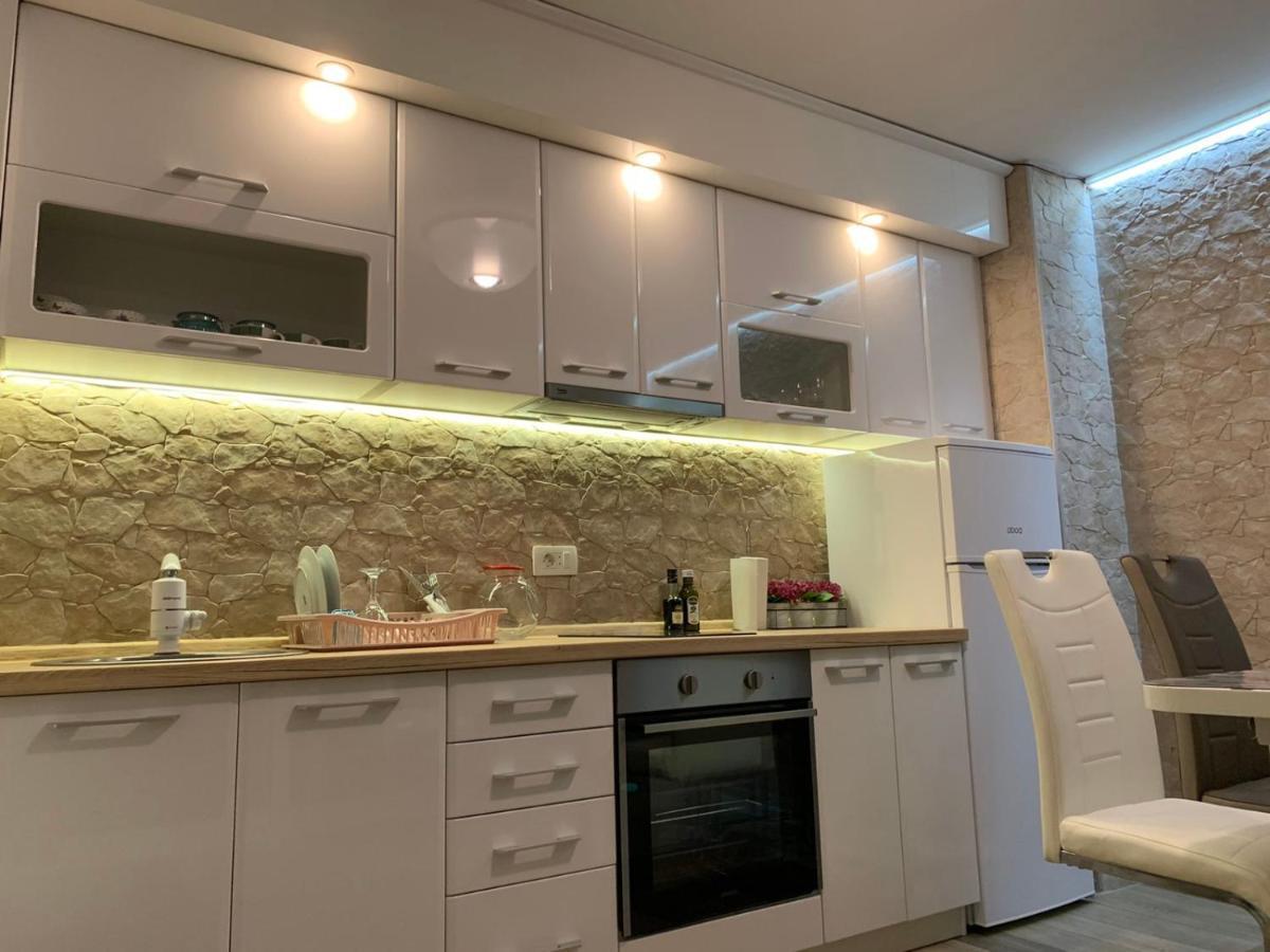 Seahaven Apartment Petrovac Bagian luar foto